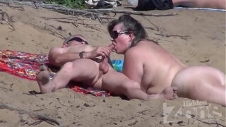 Boquete em Praia Nudismo ao ar livre e tudo filmado, camera escondida