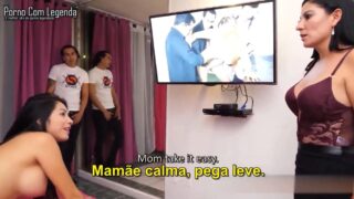 porn com legenda Mãe flagrou a filha transando