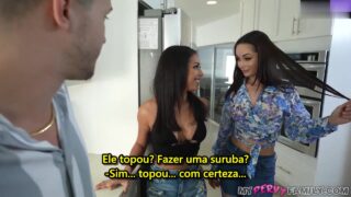 Mãe e Filha Abusando do Encanador – Porno com Legenda