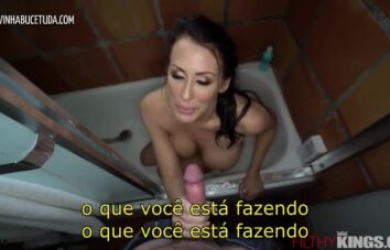 Mãe Bucetuda Fudendo com Orgia Anal